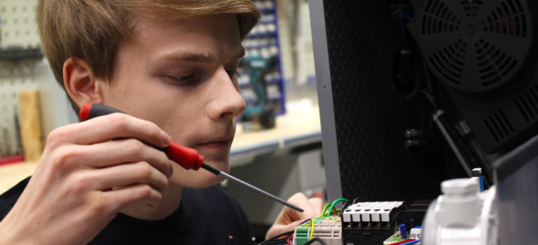 Produktion mit Spannung